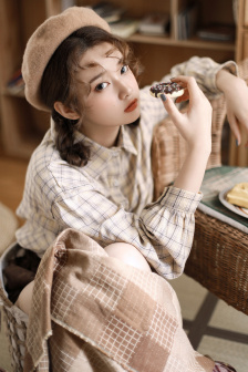 校花短裙公车被直接进入